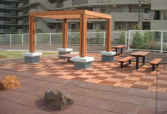 SofTile Rubber Decking Tiles in Brown and Beige - Interlocking Rubber Paver - Deck Tile