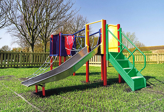 SafetyDeck Playground with Grass - Rubber Decking - Playground Surfacing
