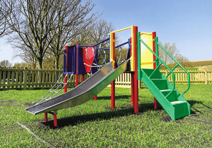 SafetyDeck-Playground-with-grass