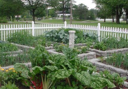 Rock Lock Raised Garden Bed