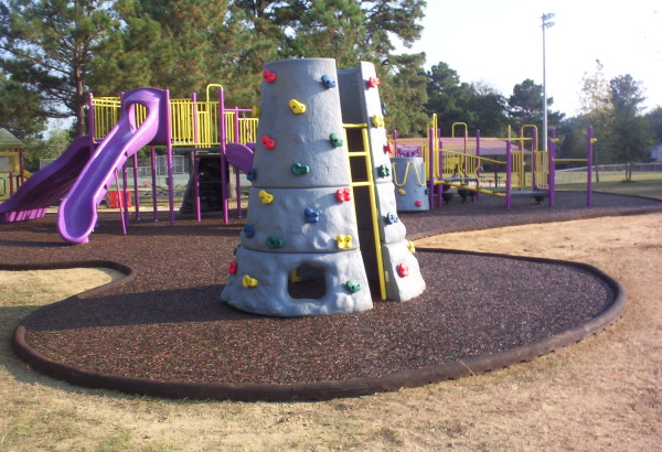 Curved Playground Rubber Border
