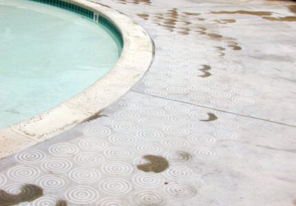 Safety Grooving around a wading pool